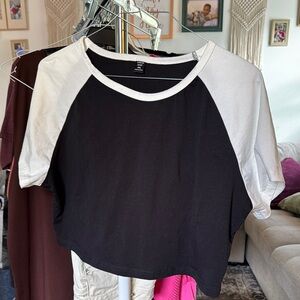 SHEIN Raglan Crop Top Black and White Short Sleeve